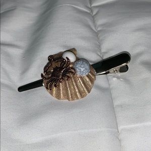 Mermaid style sea shell hair clips
